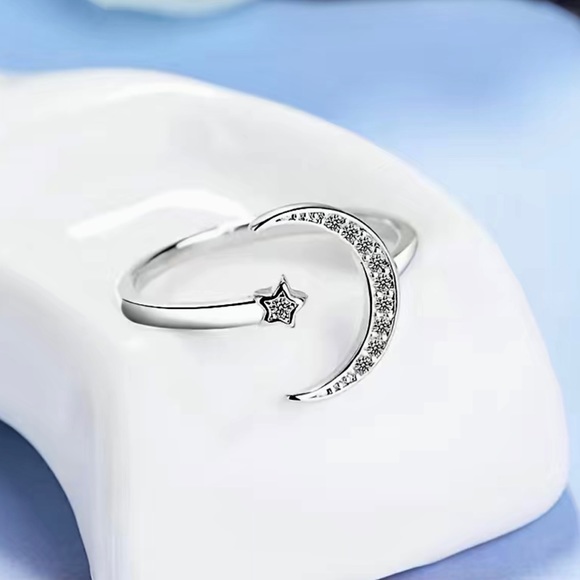 Silver Crescent Moon & Star Resizeable Ring - Picture 3 of 5